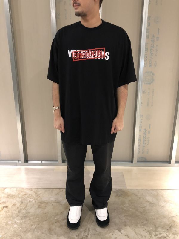 送料無料（一部地域を除く）】 VETEMENTS ヴェトモン CONFIDENTIAL