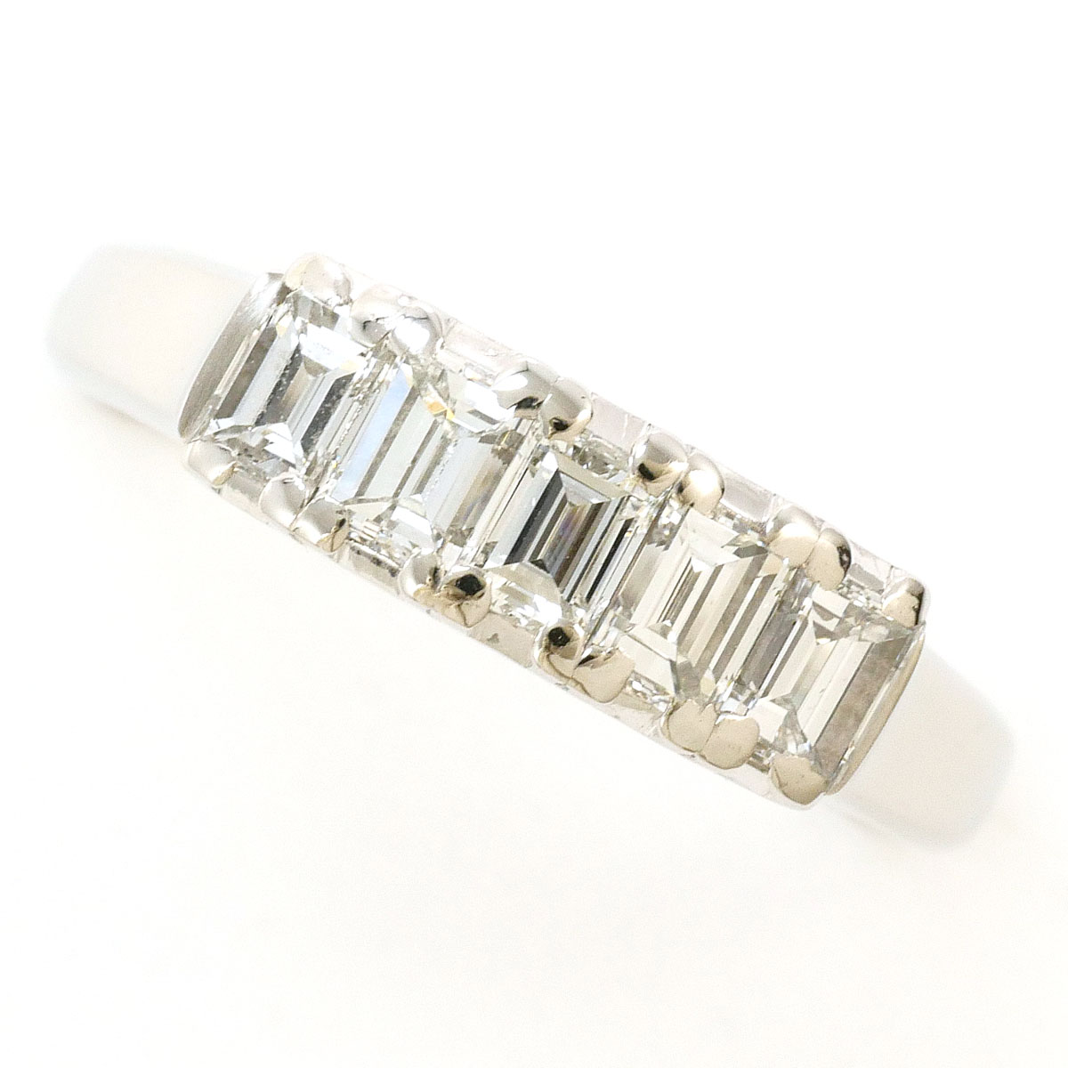 PT900/プラチナ リング・指輪 11号 ダイヤ 0.81ct カード鑑別書 総重量約4.5g ジュエリー 送料無料 新品同様 【中古】 ギフトラッピング無料|ワンダープライス 店