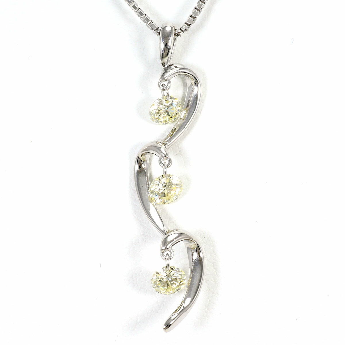 K18WG ネックレス イエローダイヤモンド 0.66 ct カード鑑別書 約45cm 総重量約3.8g ジュエリー 送料無料 新品同様 【中古】 ギフトラッピング無料｜ワンダープライス　店