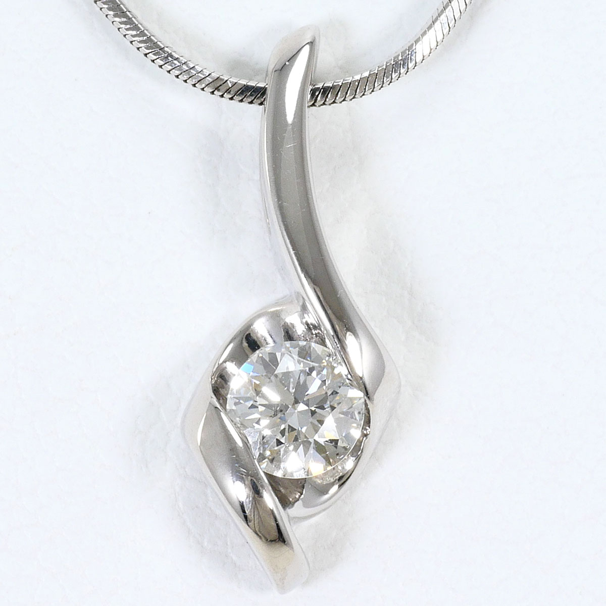 K18WG ネックレス ダイヤ 0.25 ct SI1 鑑定書 約47cm 総重量約4.4g ジュエリー 送料無料 新品同様 【中古】 ギフトラッピング無料｜ワンダープライス　店