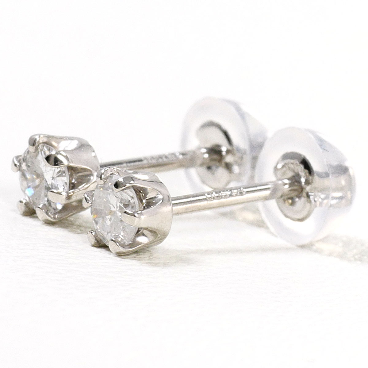 PT900 プラチナ ピアス ダイヤモンド 0.10 ×2 総重量約0.6g ジュエリー 中古 送料無料 【中古】 ギフトラッピング無料|ワンダープライス 店