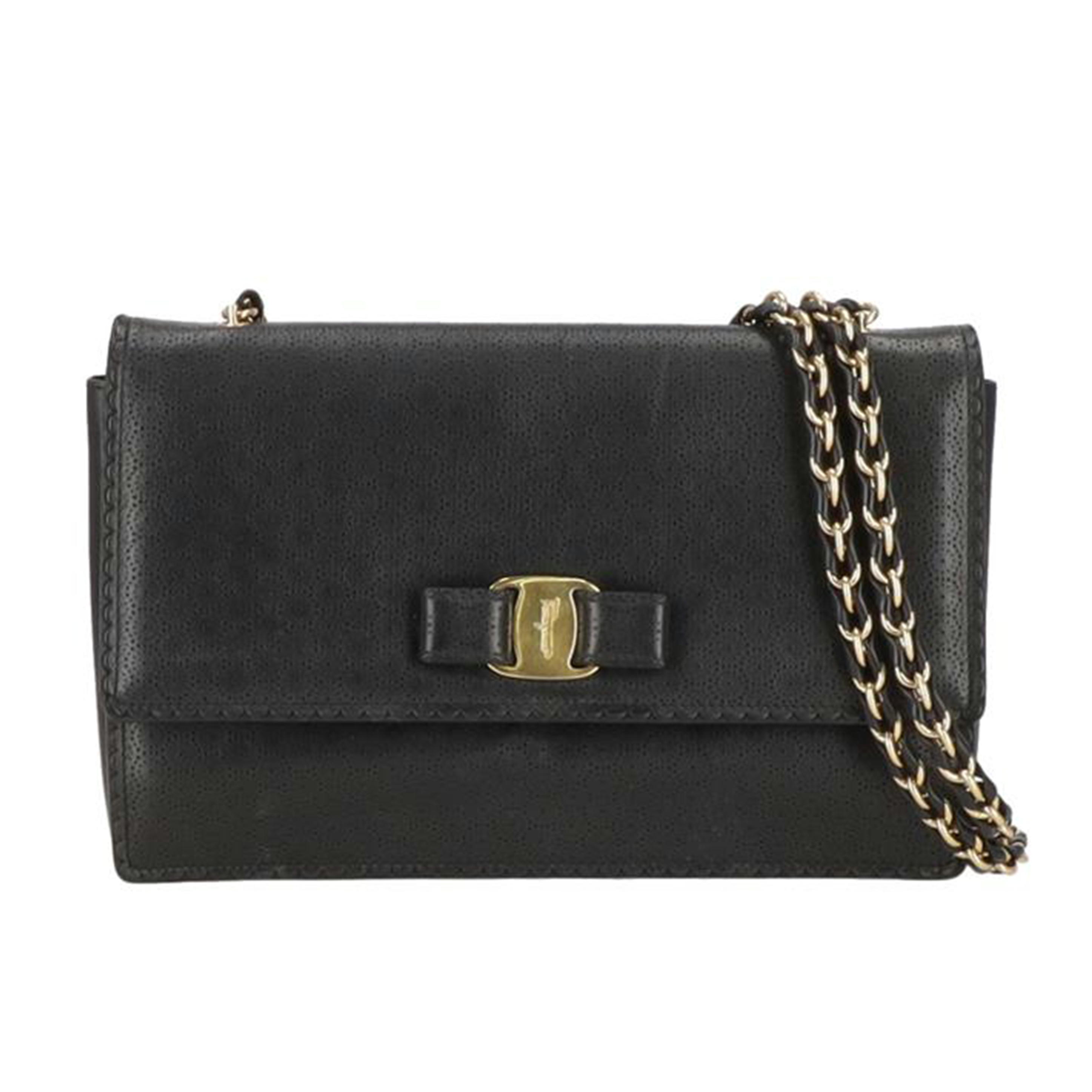 Ferragamo★ミニ チェーンショルダーバッグ (ラムナッパ) Ferragamo☆ミニ チェーンショルダーバッグ (ラムナッパ)