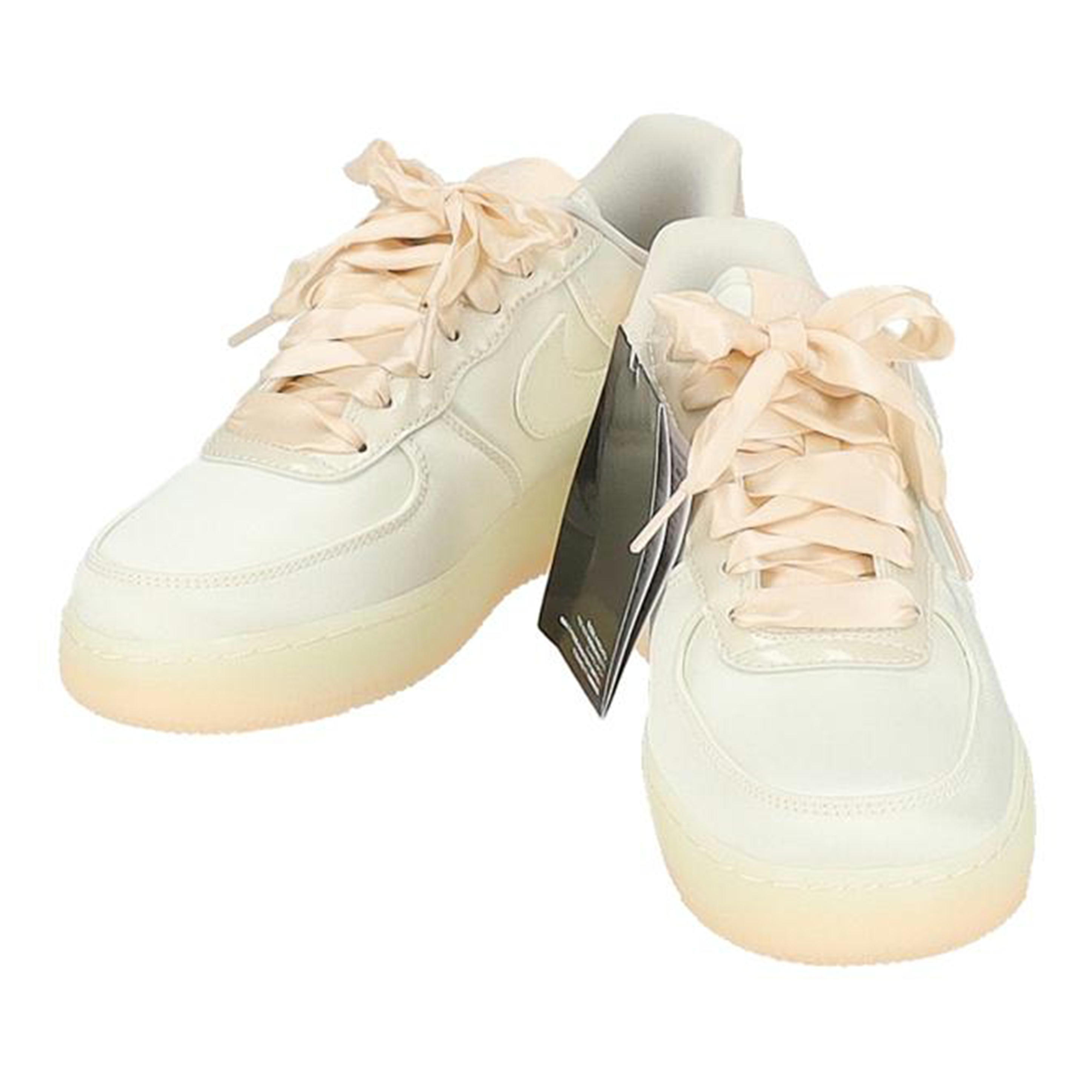 NIKE ナイキ/WMNS AIR FORCE 1’07 LV8/HQ3762-133/大きさ:24.5/SA序列付ける/91【中古】