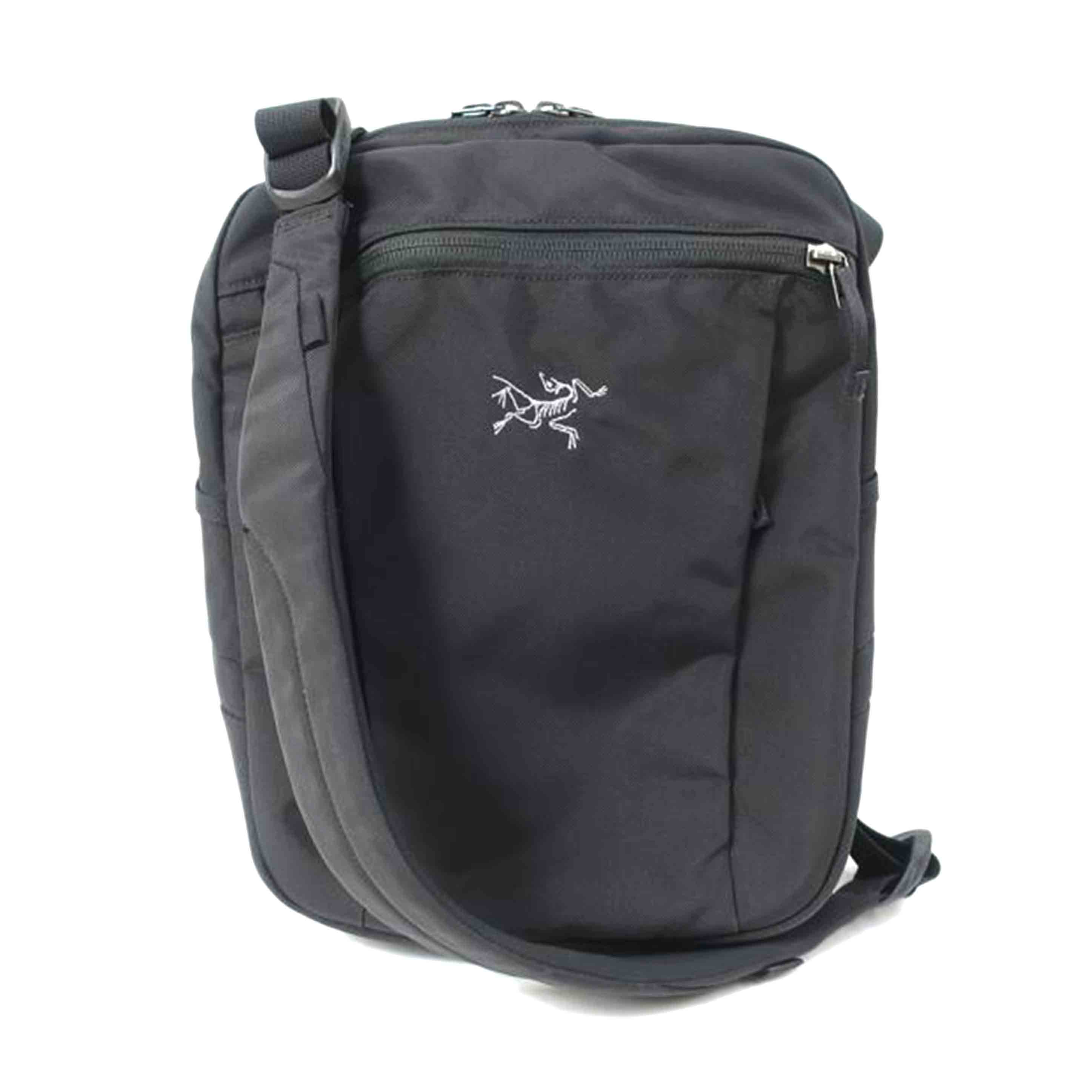 ARC'TERYX Fyx 9 メッセンジャーバッグ　フィックス Arc'Teryx Fyx 9 Bag - Black