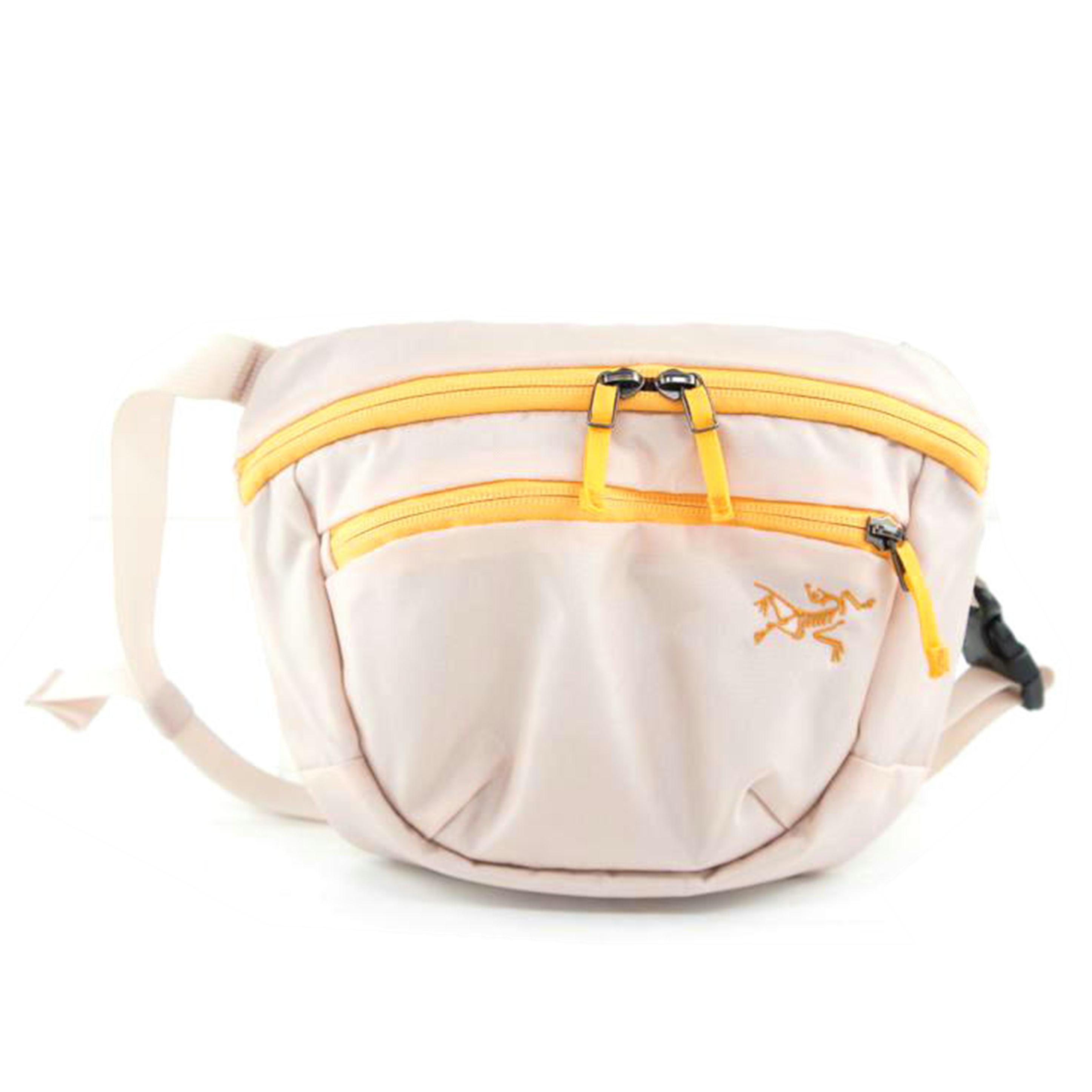 楽天市場】ARC'TERYX ワンショルダーバッグ QUIVER BLACK : 有限会社