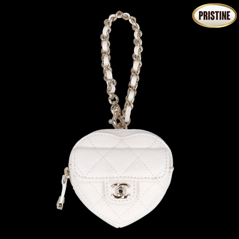 【Pristine Condition】CHANEL シャネル/ラムスキンハートチャームコインケースホワイト/AP2783/CCX*****/SA序列付ける/92【中古】