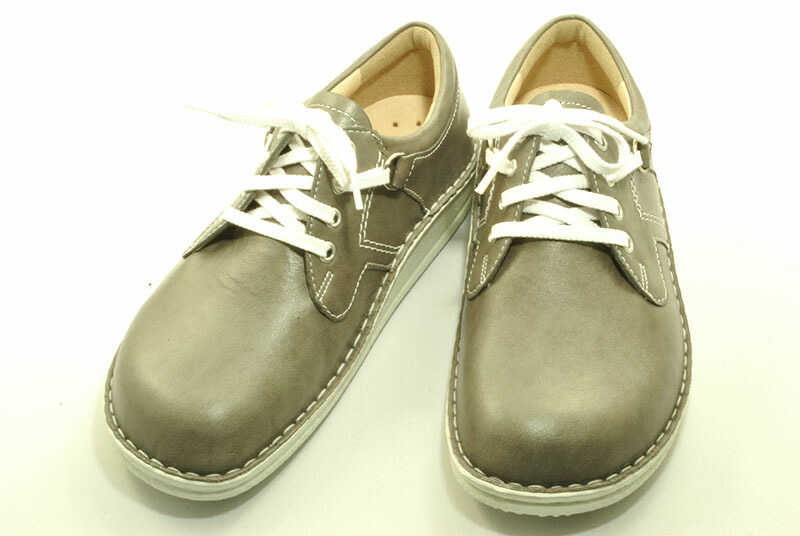 Wondershoes Representative Model Breadth Of Fin Comfort Finn