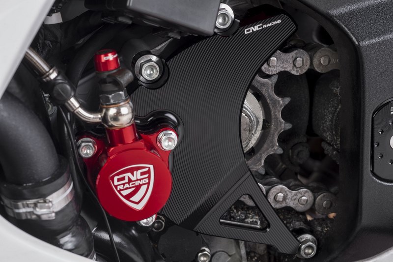 CNC Racing / シーエヌシーレーシング Front スプロケットカバー Mv Agusta ブラック | CP165B|ワンダーテック