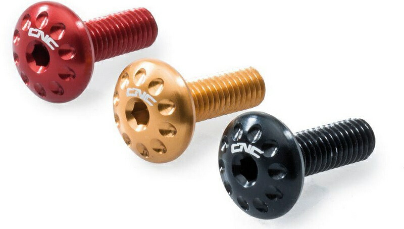 CNC Racing / シーエヌシーレーシング Screw Chain Sliding Shoe Mv Agusta ブラック | KV342B