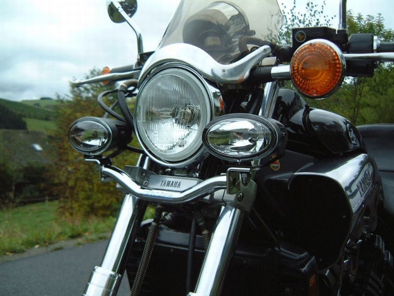 FEHLING / フェーリング ライトバー 後付ヘッドライト用 Yamaha XV 750/1100 | 7597|ワンダーテック