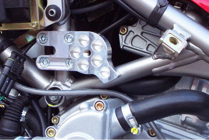 GSGモトテクニック クラッシュパッドセット ホワイト Ducati 998 Testastretta / 748 (2002 -) | 105490-D6-WH