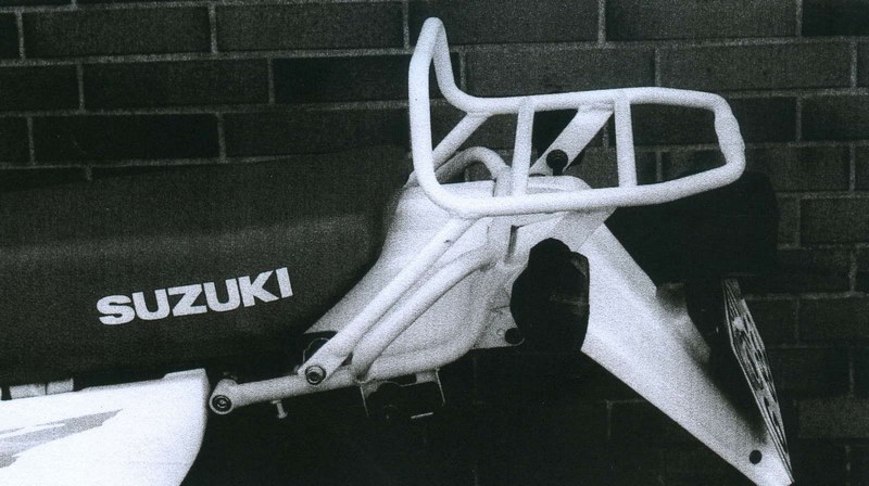 ヘプコ＆ベッカー チューブトップケースキャリア ブラック Suzuki DR 125 SE | 650388 01 01