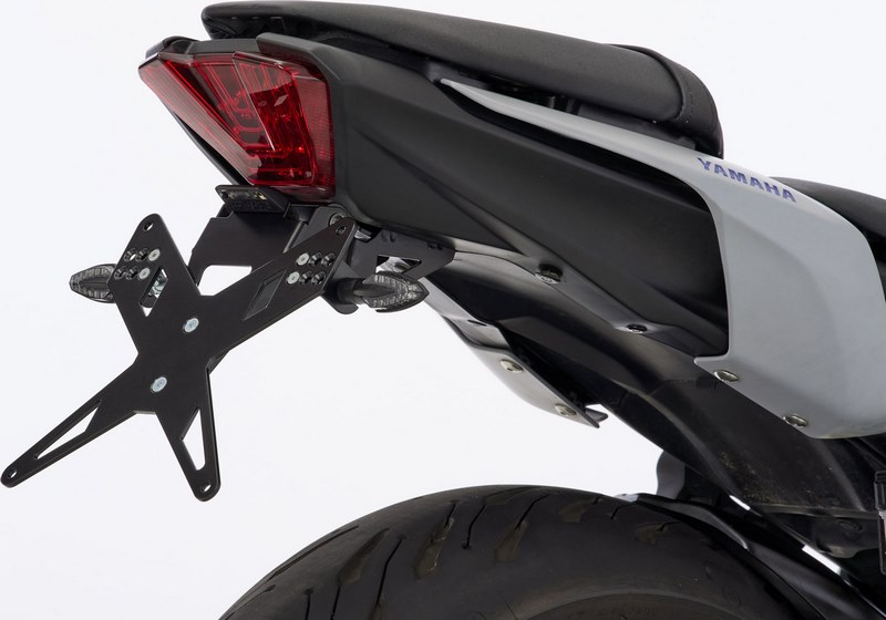 Protech / プロテック ナンバープレートホルダー kit including reflector and plate light - ブラック | 7210087 19,809円