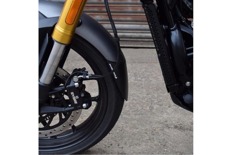 Puig / プーチ フロントフェンダーエクステンション Triumph Speed 400 24 | 22176N