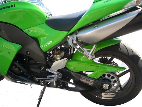 Pyramid Plastics / ピラミッドプラスチック Kawasaki ZX10-R ハガー グロスグリーン 2006-2007 | 07371D|ワンダーテック