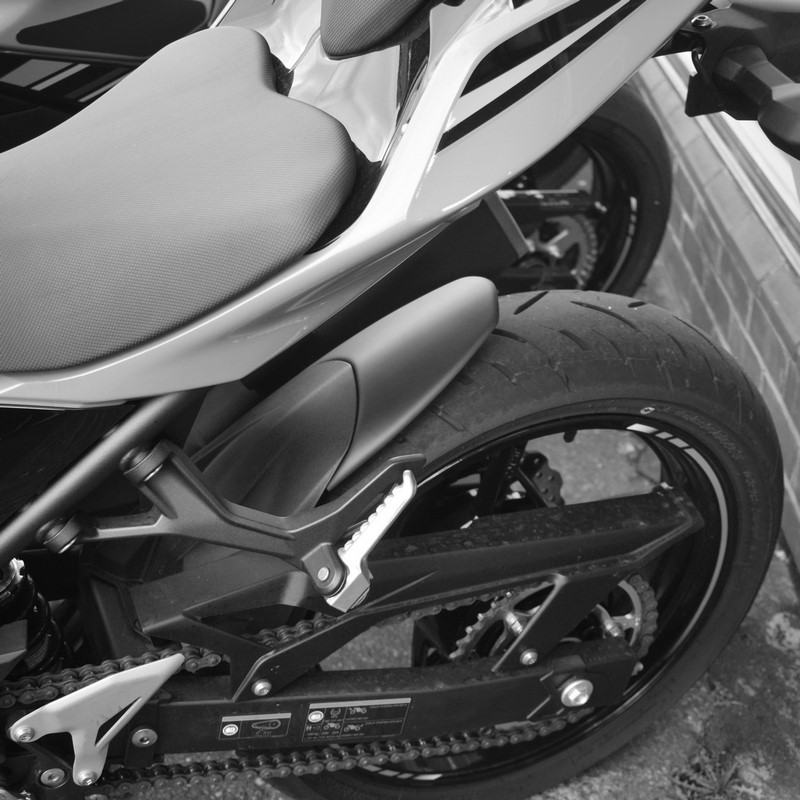 Pyramid Plastics / ピラミッドプラスチック Kawasaki Ninja 400 ハガーエクステンション マットブラック｜ワンダーテック