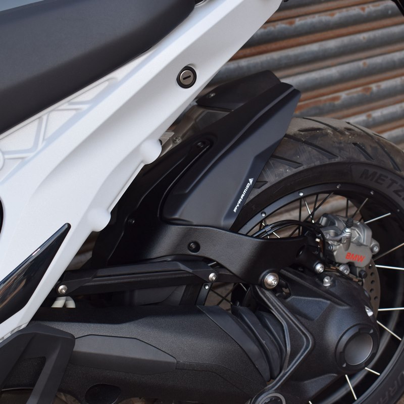 Pyramid / ピラミッド ハガー マットブラック | BMW R 1300 GS 2023- | 074130M