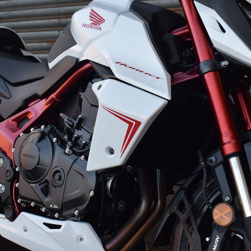 Pyramid / ピラミッド ラジエーター・チーク パールグレアホワイト | Honda CB 750 Hornet （ホーネッ