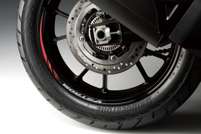 Suzuki / スズキ リア ホイール デカール 17 inch | 990D0-06LRW-レッド