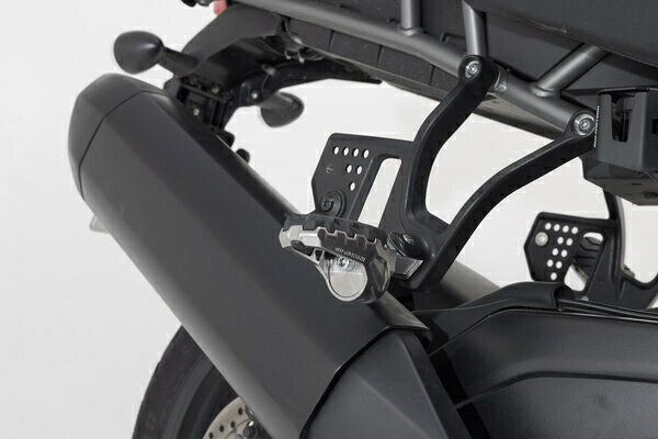 SW-MOTECH / SWモテック EVO passenger footrest kit | FRS.18.112.10100