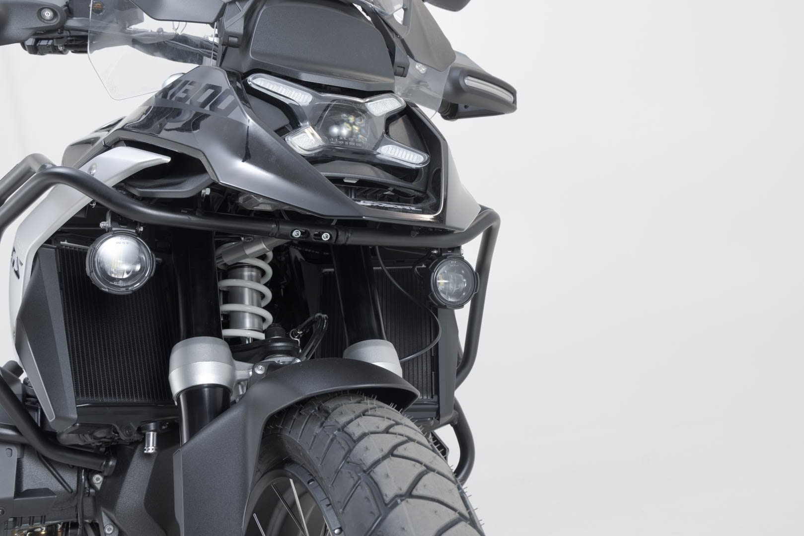 SW-MOTECH / SWモテック EVO ロングレンジヘッドライトキット（ブラック）。BMW R 1300 GS（23-）。 | NSW.07.975.61000/B｜ワンダーテック 36,010円