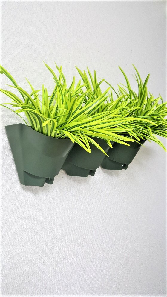 楽天市場 人工観葉植物 壁面緑化 屋外使用可 壁掛けプランター 送料無料 3柄よりお選び下さい 軽量簡単設置 造花の専門店 きつつき