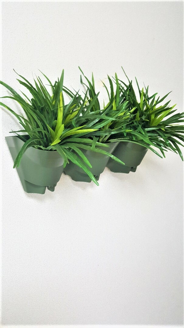 楽天市場 人工観葉植物 壁面緑化 屋外使用可 壁掛けプランター 送料無料 3柄よりお選び下さい 軽量簡単設置 造花の専門店 きつつき