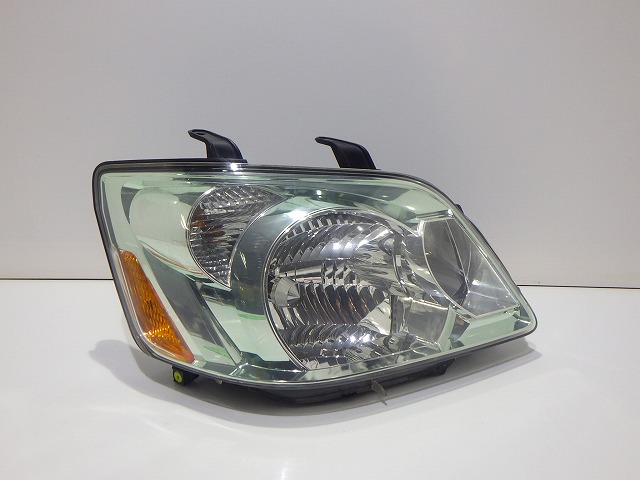 【中古】ノア 右ヘッドライト HID AZR60/65 後期 28-181 NO 81150-28830 コーティング 260409202 中古 車 パーツ 中古パーツ 中古部品 カスタム 即発送