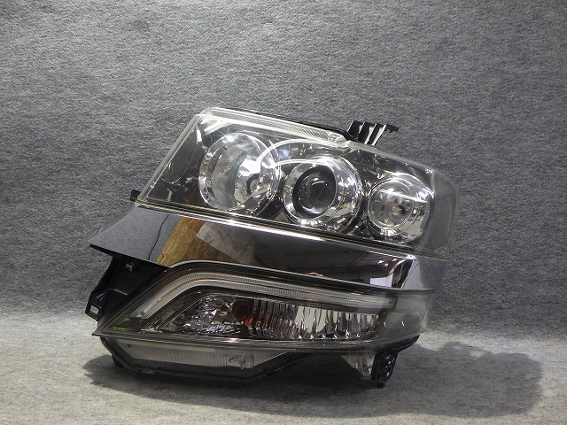 【中古】N-BOXカスタム　左ヘッドライト　HID　前期　100-65038　4　ブルー　33150-TYO-J61　ホンダ　260205206 中古 車 パーツ 中古パーツ 中古部品 カスタム 即発送
