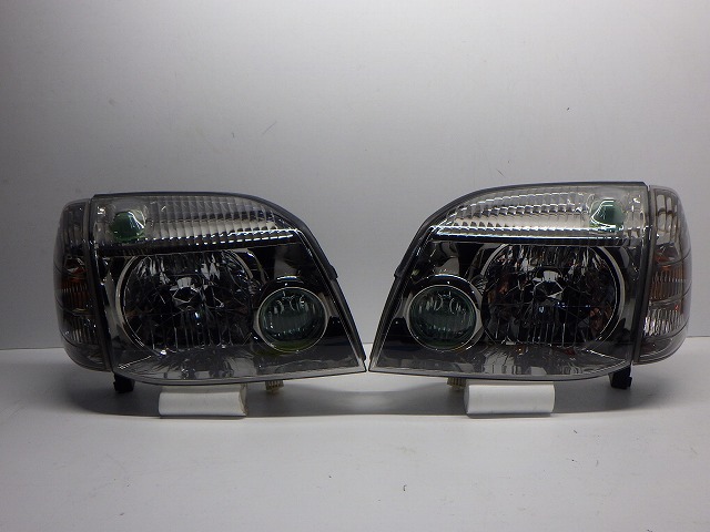 【中古】エクストレイル ヘッドライト左右 ハロゲン T30 NT30 1669 ア レベ無 26010/26060-8H327 コーティング 綺麗 251209015 中古 車 パーツ 中古パーツ 中古部品 カスタム 即発送