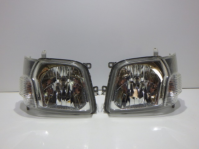 【中古】ハイゼット ヘッドライト左右 ハロゲン S331V S330V レべ付 100-51393 81110/81150-B5130 コーティング 綺麗 260327018 中古 車 パーツ 中古パーツ 中古部品 カスタム 即発送