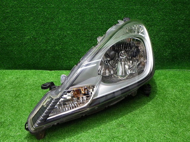 フィットヘッドライト左右ハロゲンＧＥ6/7前期Ｐ68658 フィットヘッドライト左右ハロゲンGE6/7前期P68658