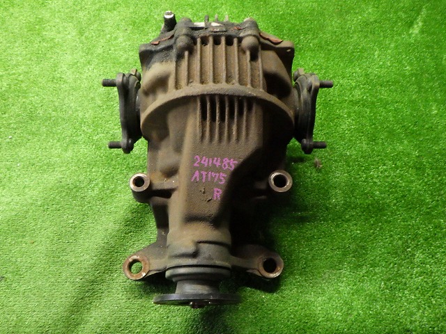 【中古】コロナ　リアデフ　リジットデフ　AT175　トヨタ　250909201a　 中古 車 パーツ 中古パーツ 中古部品 カスタム 即発送