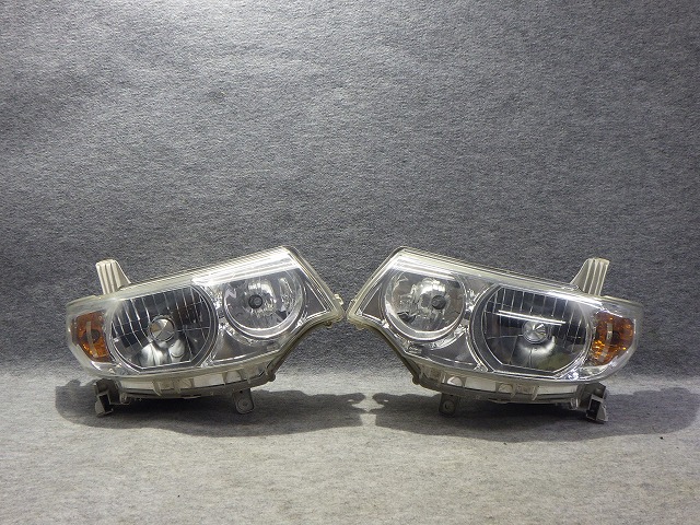 【中古】タントカスタム　ヘッドライト　左右　L375/385S　100-51944　81110/81150-B2050　ダイハツ　260225220 中古 車 パーツ 中古パーツ 中古部品 カスタム 即発送
