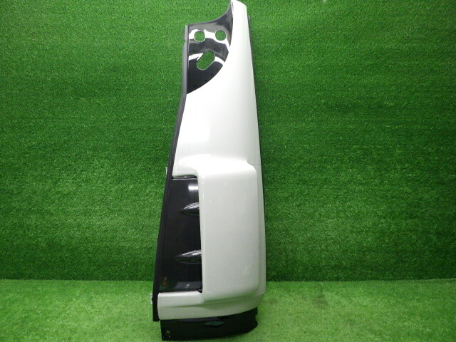 【中古】イスズ　大型　1-65472633-4　左コーナーパネル　200417041 中古 車 パーツ 中古パーツ 中古部品 カスタム 即発送