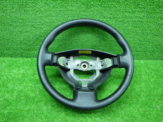 【中古】ミツビシ H81W EKスポーツ 青ステッチ レザー ステアリング 210427160 中古 車 パーツ 中古パーツ 中古部品 カスタム 即発送