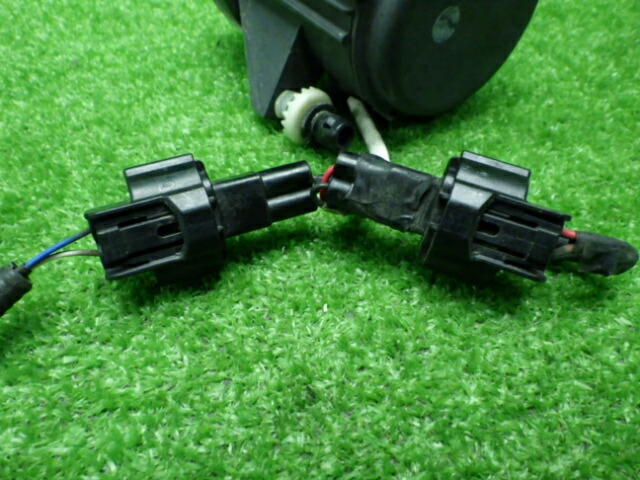 中古 トヨタ 純正OP ヴィッツ プリウス アクア等 右フォグランプ LED 