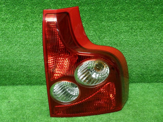 【中古】ボルボ　CB　CB5254AW　右テールレンズ　220209029 中古 車 パーツ 中古パーツ 中古部品 カスタム 即発送