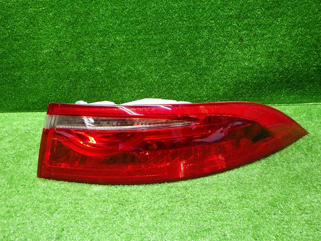 【中古】ジャガー　右テール　XF　JB2NA　2016年　00196177-12　LED球切れ無し　251007021 中古 車 パーツ 中古パーツ 中古部品 カスタム 即発送