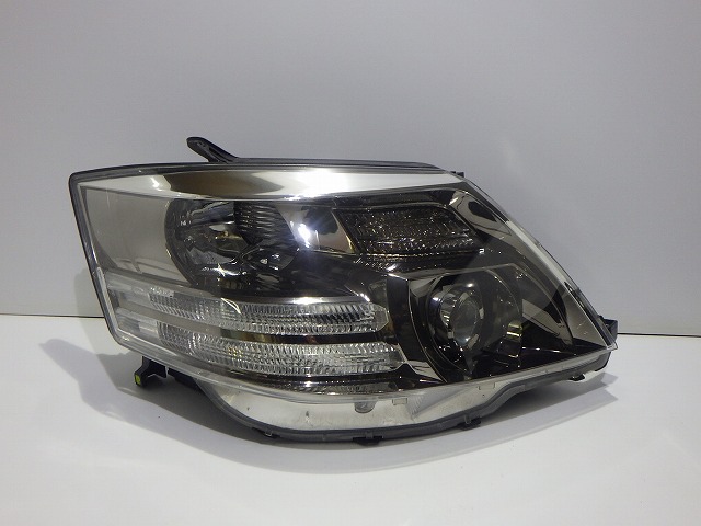 【中古】10アルファード　右ヘッドライト　HID　ANH　MNH10/15　後期　58-17　7　81110-58070　コーティング　260216222 中古 車 パーツ 中古パーツ 中古部品 カスタム 即発送