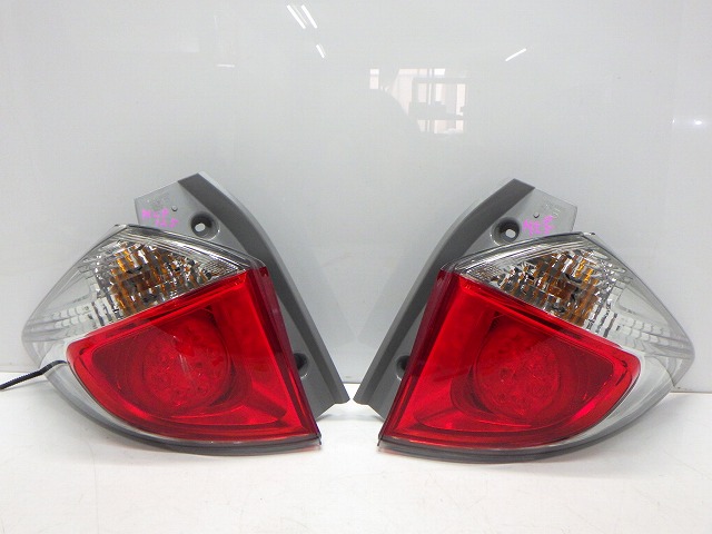 【中古】★コーティング　NCP120/125　ラクティス　テールレンズ　左右　LED　52-223　B　230320120 中古 車 パーツ 中古パーツ 中古部品 カスタム 即発送