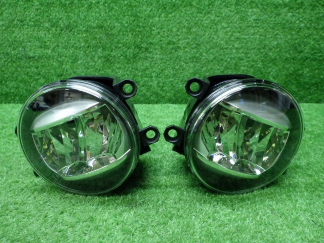 【中古】トヨタ　30　アルファード　150　プラド等　LED　フォグランプ　左右　48-150　70311　230512050 中古 車 パーツ 中古パーツ 中古部品 カスタム 即発送