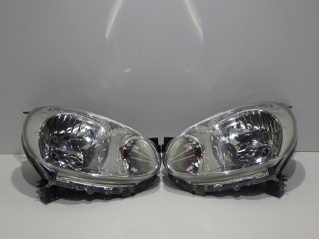 【中古】マーチ ヘッドライト左右 ハロゲン K13/NK13 前期 H009 26010/26060-1HHB コーティング 綺麗 260302227 中古 車 パーツ 中古パーツ 中古部品 カスタム 即発送