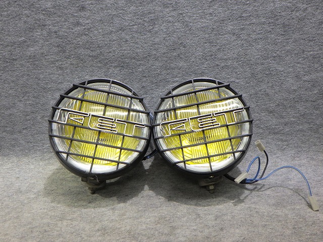 【中古】FET フォグランプ イエローバルブ 16.7センチ ランクル等 ヘコみレンズ 260330027 中古 車 パーツ 中古パーツ 中古部品 カスタム 即発送