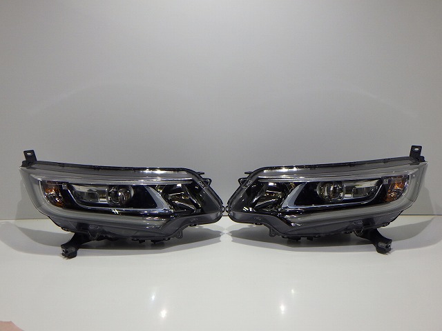 【中古】フリードハイブリッド ヘッドライト左右 LED GB7 GB8 W2172 J6 33100/33150-TDK-J61 コーティング 綺麗 260418031 中古 車 パーツ 中古パーツ 中古部品 カスタム 即発送