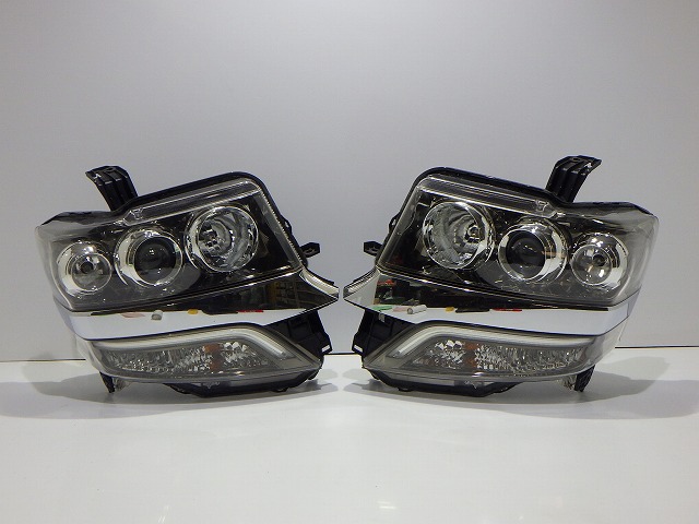 【中古】N-BOX カスタム ヘッドライト左右 HID JF1 JF2 前期 100-62038 4 33150/33100-TY0-J51 コーティング ホワイト 260402033 中古 車 パーツ 中古パーツ 中古部品 カスタム 即発送
