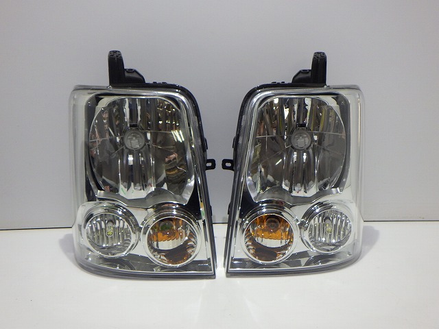 【中古】エヴリィ ヘッドライト左右 ハロゲン DA64W レベ付 LE04G6128/H6128 35120/35320-68H60 コーティング 綺麗 260404033 中古 車 パーツ 中古パーツ 中古部品 カスタム 即発送