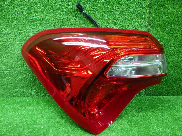 【中古】シトロエン　DS5　年式不明　左外　テールレンズ　240130134 中古 車 パーツ 中古パーツ 中古部品 カスタム 即発送 8,580円