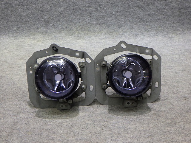 【中古】デリカD5 フォグランプ左右 CV 前期 AOKI0888 ローデスト ミツビシ 260124035 中古 車 パーツ 中古パーツ 中古部品 カスタム 即発送