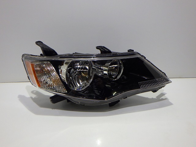 【中古】アウトランダー 右ヘッドライト HID CW5W 後期 P5585 0 8301B338 コーティング 260229039 中古 車 パーツ 中古パーツ 中古部品 カスタム 即発送 10,600円